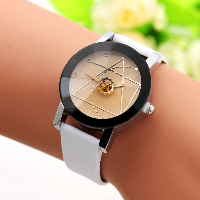 Fashion Gear Round Couple Watch Hot Sale Black and White Brown Dial Leather